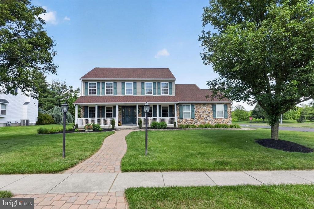 203 GLENVIEW DR, Warrington, PA 18976