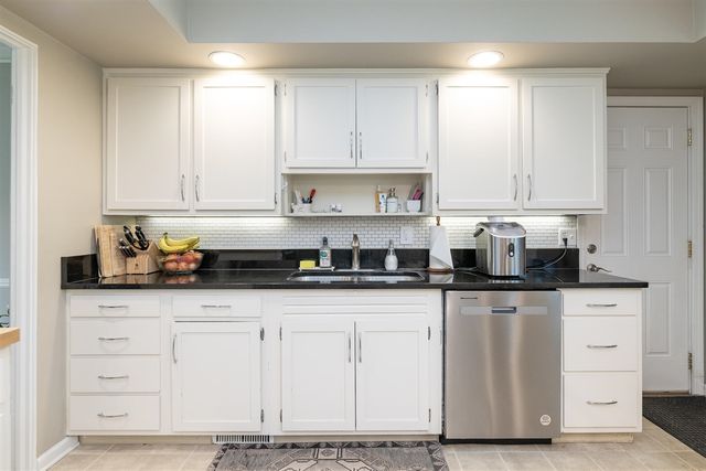 1738 Greenbriar Drive, Portage, MI 49024