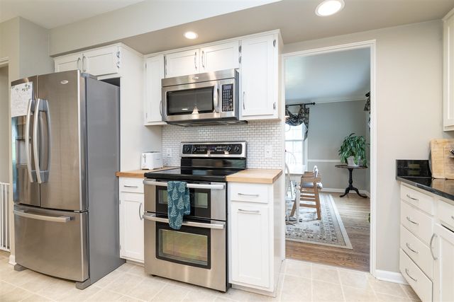 1738 Greenbriar Drive, Portage, MI 49024