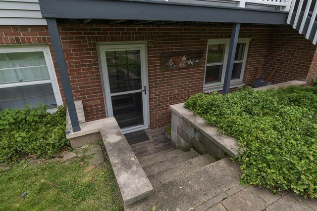 1738 Greenbriar Drive, Portage, MI 49024