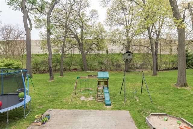 1738 Greenbriar Drive, Portage, MI 49024