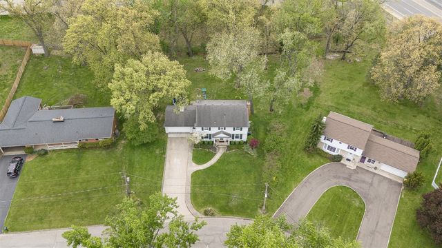 1738 Greenbriar Drive, Portage, MI 49024