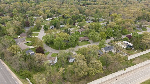 1738 Greenbriar Drive, Portage, MI 49024