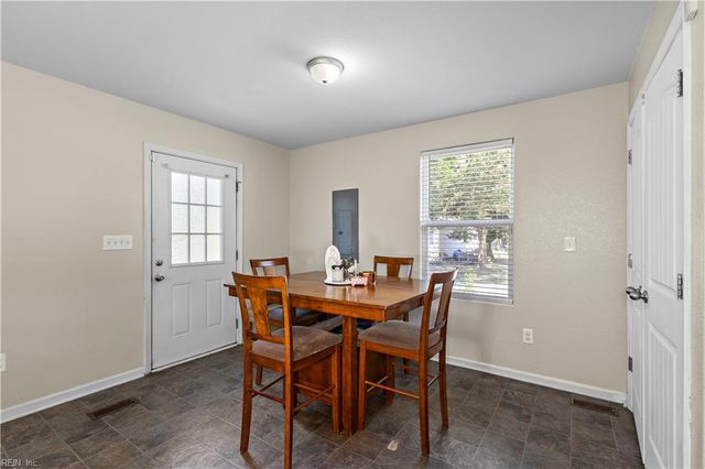 16 Lacrosse St, Hampton, VA 23663