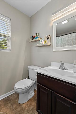 16 Lacrosse St, Hampton, VA 23663