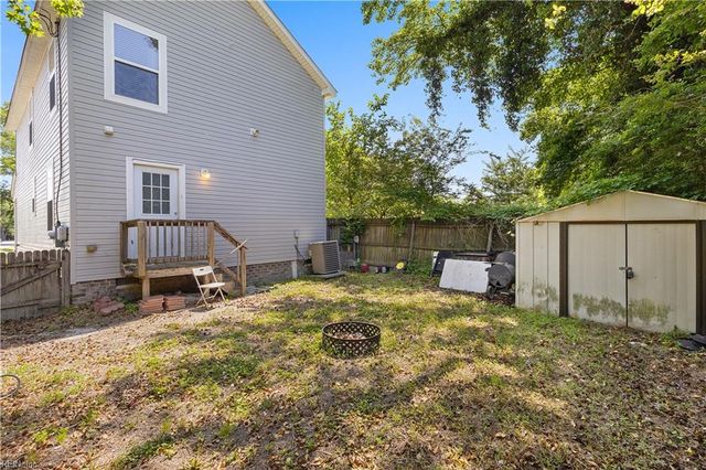 16 Lacrosse St, Hampton, VA 23663