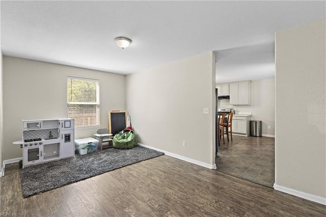 16 Lacrosse St, Hampton, VA 23663
