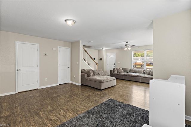16 Lacrosse St, Hampton, VA 23663