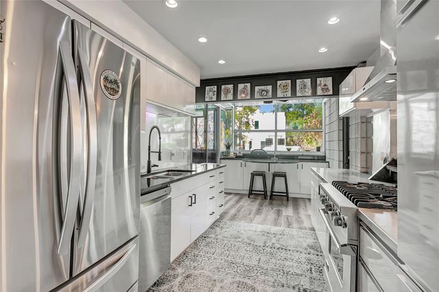 312 S RIVERHILLS DRIVE, Tampa, FL 33617