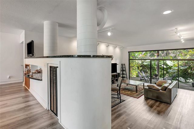 312 S RIVERHILLS DRIVE, Tampa, FL 33617