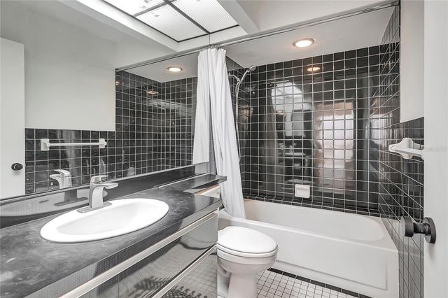 312 S RIVERHILLS DRIVE, Tampa, FL 33617