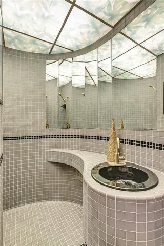 312 S RIVERHILLS DRIVE, Tampa, FL 33617