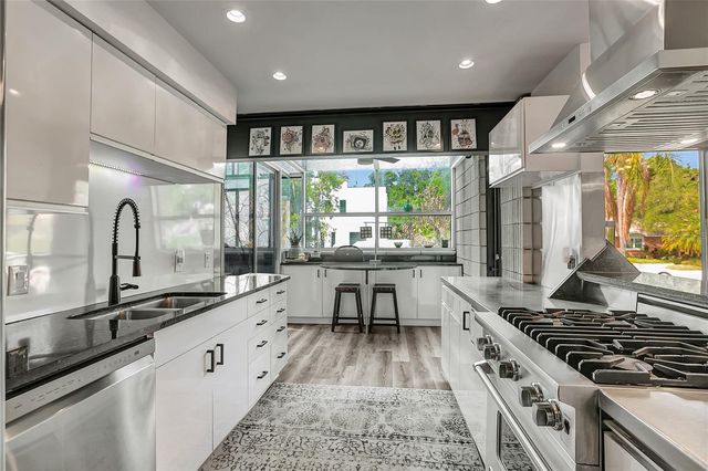 312 S RIVERHILLS DRIVE, Tampa, FL 33617