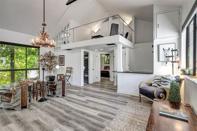 312 S RIVERHILLS DRIVE, Tampa, FL 33617