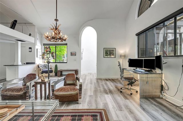 312 S RIVERHILLS DRIVE, Tampa, FL 33617
