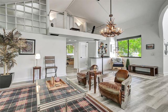 312 S RIVERHILLS DRIVE, Tampa, FL 33617