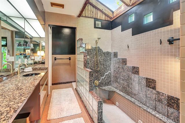 312 S RIVERHILLS DRIVE, Tampa, FL 33617
