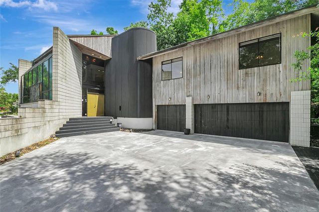 312 S RIVERHILLS DRIVE, Tampa, FL 33617