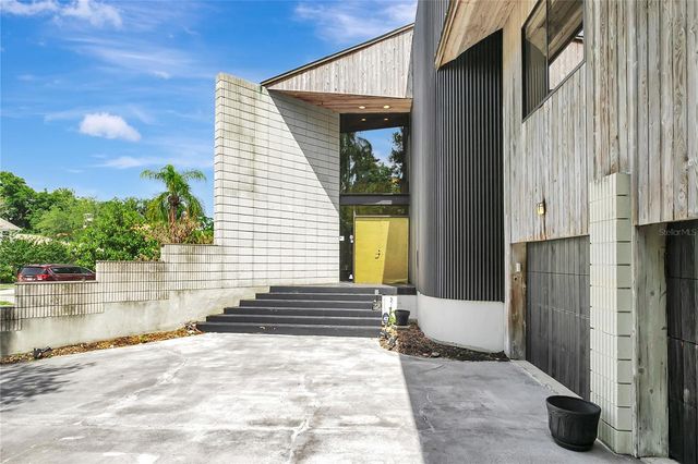312 S RIVERHILLS DRIVE, Tampa, FL 33617