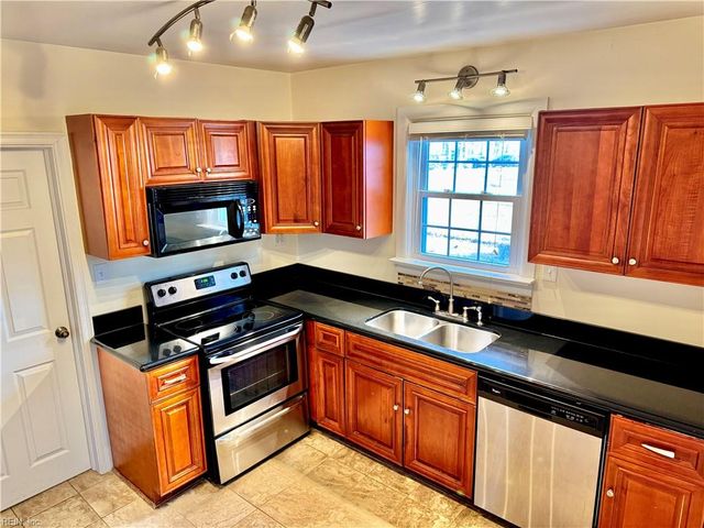 114 Haven DR, Norfolk, VA 23503