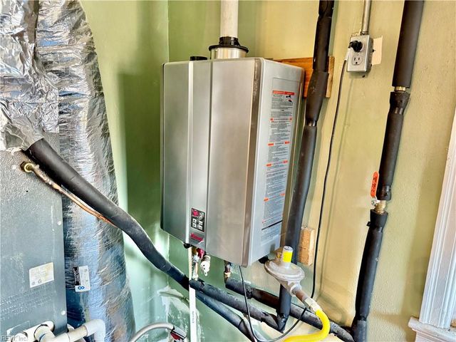 114 Haven DR, Norfolk, VA 23503