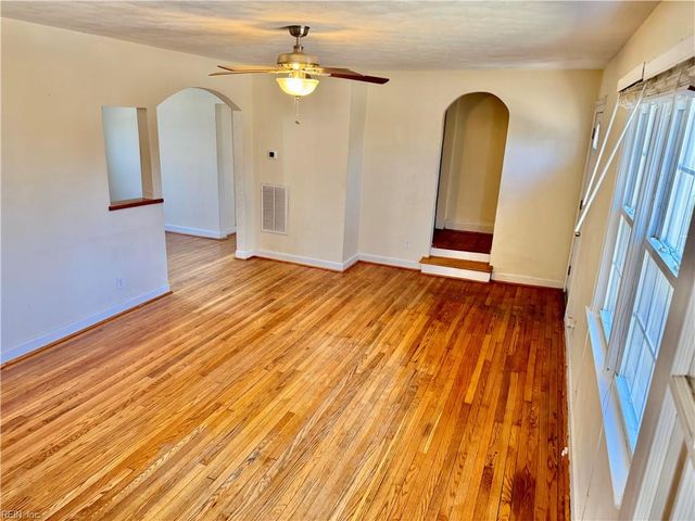 114 Haven DR, Norfolk, VA 23503