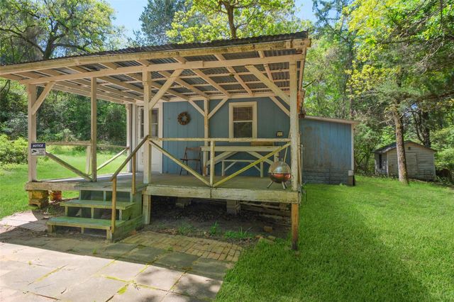 24718 Squirrel Road, New Ulm, TX 78950