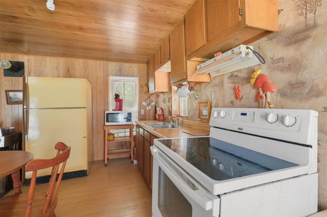 24718 Squirrel Road, New Ulm, TX 78950