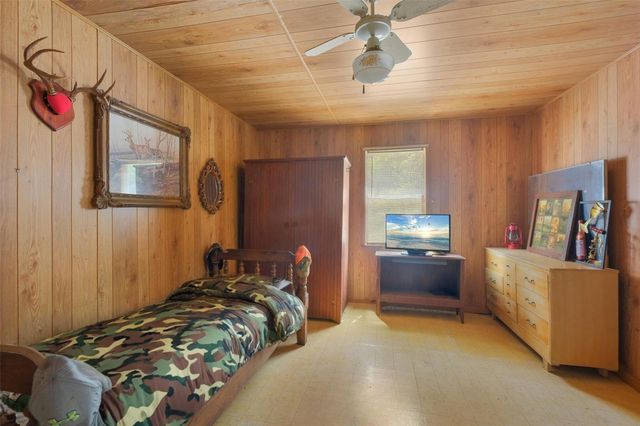 24718 Squirrel Road, New Ulm, TX 78950