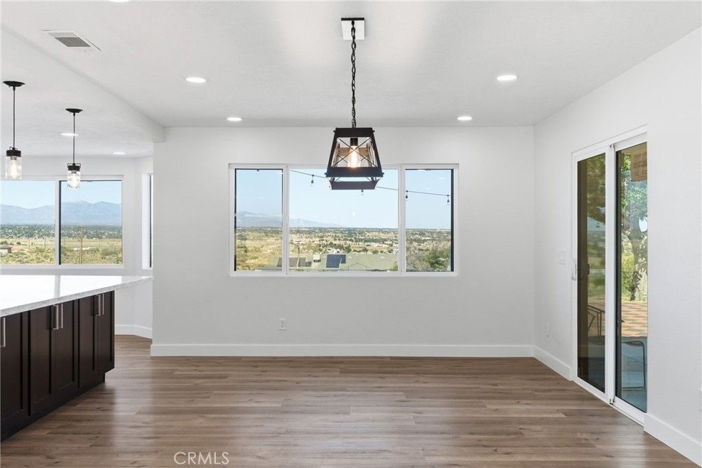 Image 10 of property listing at 20575 Lupine, Apple Valley, CA 92308