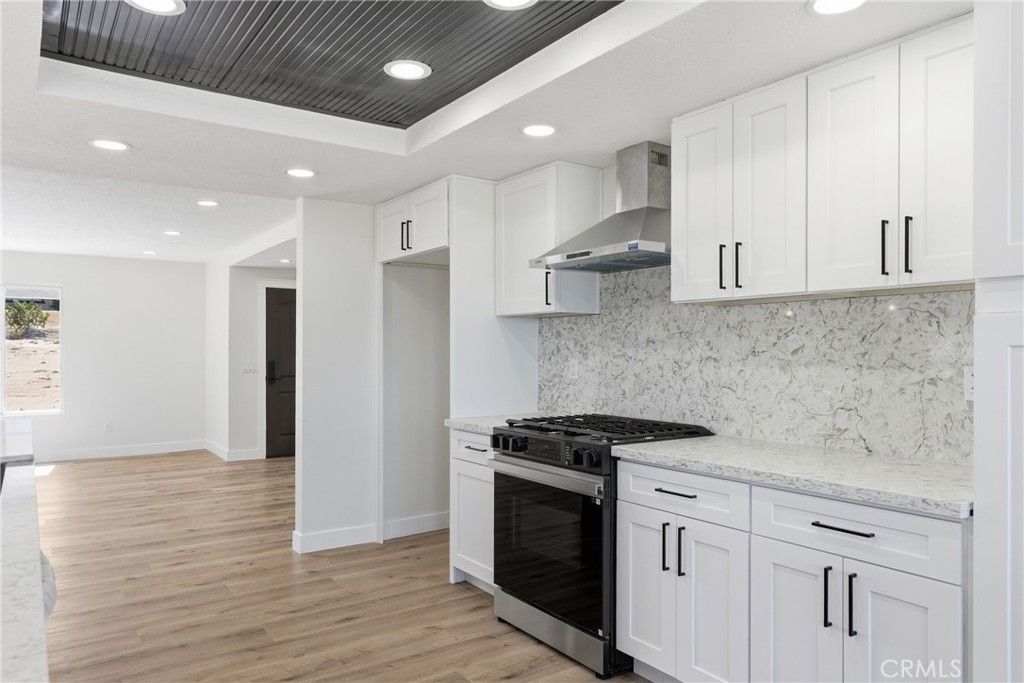 Image 15 of property listing at 20575 Lupine, Apple Valley, CA 92308
