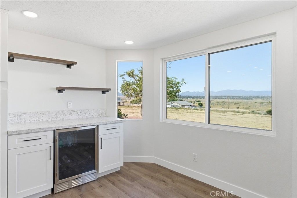 Image 16 of property listing at 20575 Lupine, Apple Valley, CA 92308