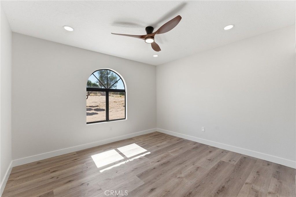 Image 25 of property listing at 20575 Lupine, Apple Valley, CA 92308