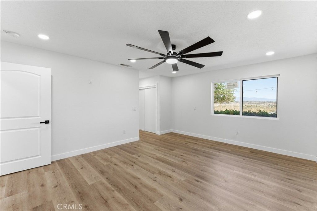 Image 28 of property listing at 20575 Lupine, Apple Valley, CA 92308