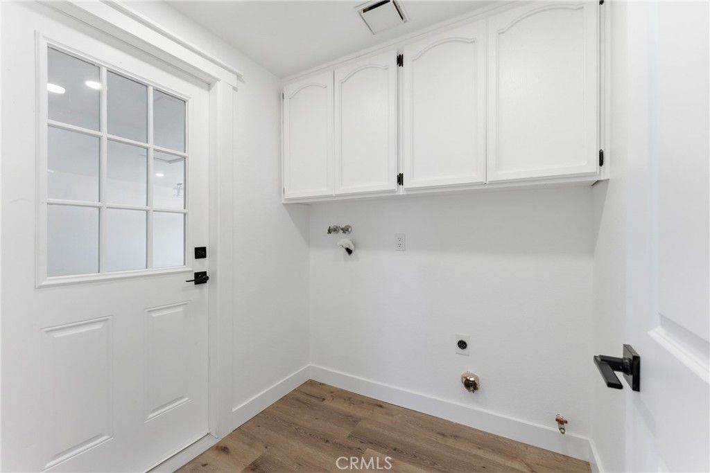 Image 33 of property listing at 20575 Lupine, Apple Valley, CA 92308