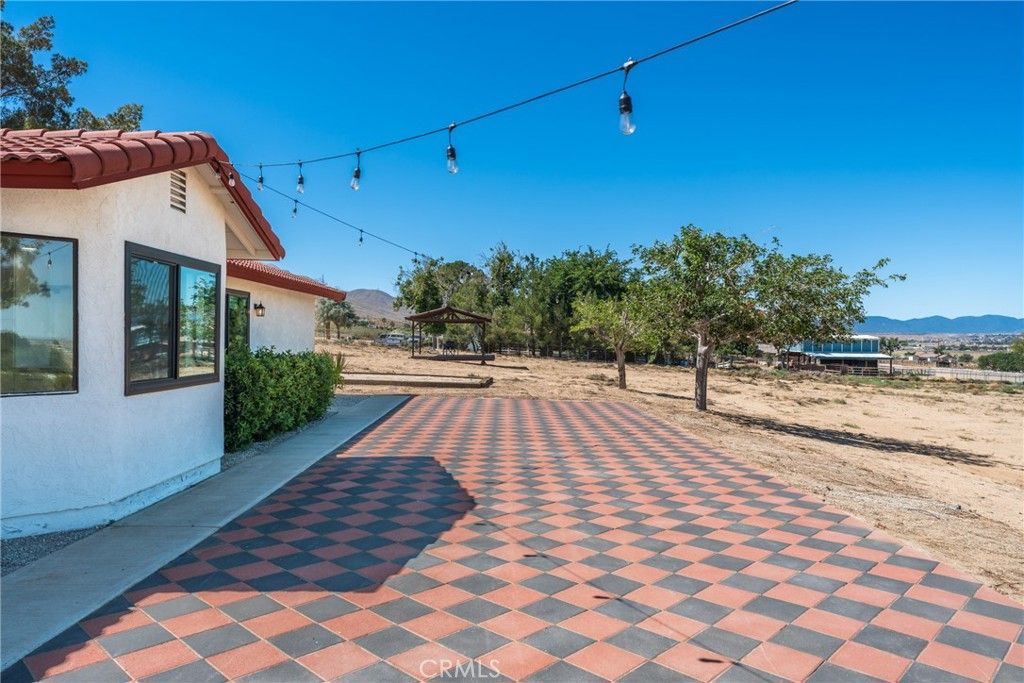 Image 35 of property listing at 20575 Lupine, Apple Valley, CA 92308