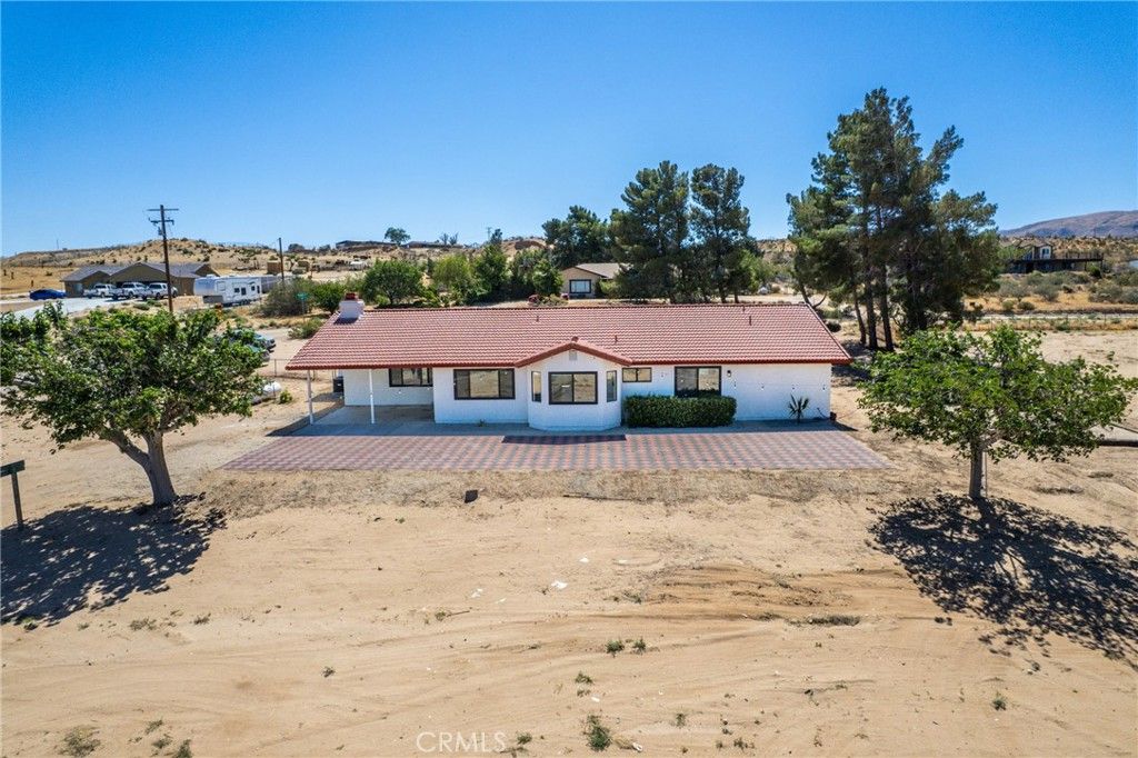Image 36 of property listing at 20575 Lupine, Apple Valley, CA 92308