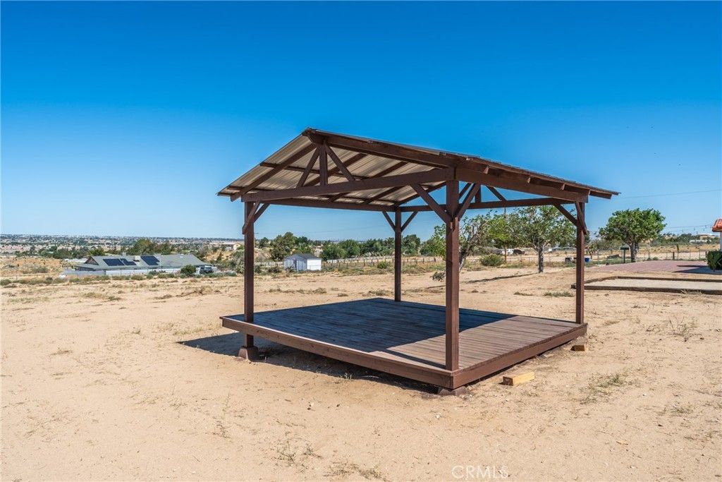 Image 37 of property listing at 20575 Lupine, Apple Valley, CA 92308