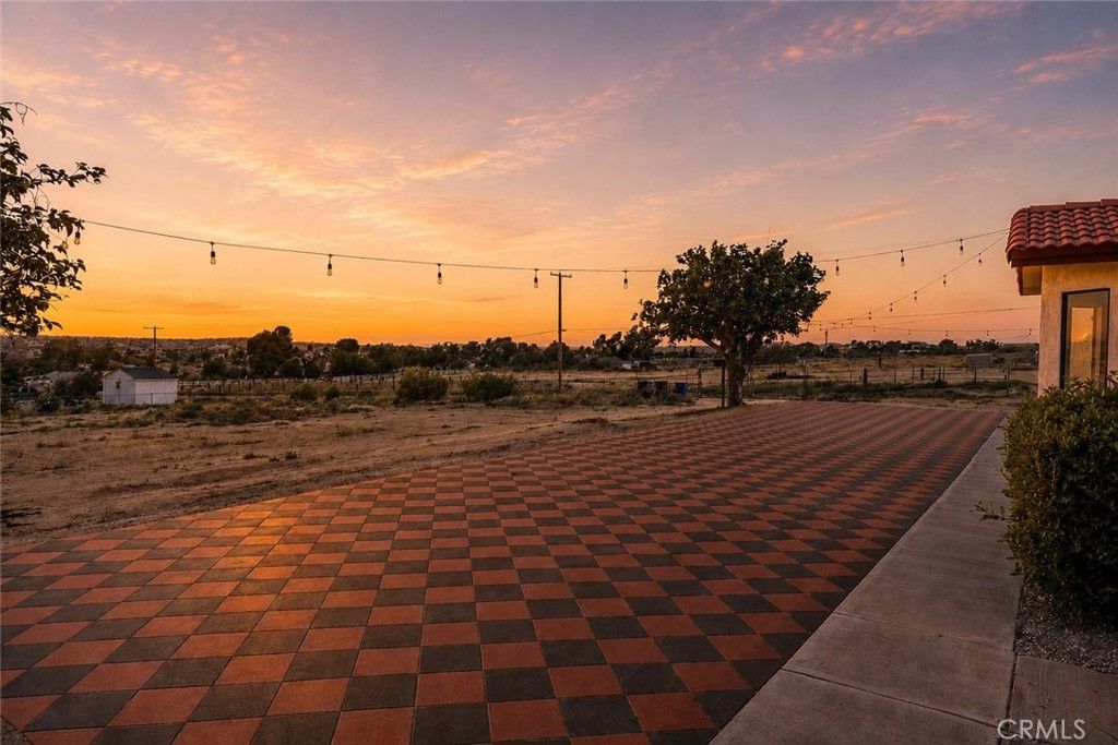 Image 42 of property listing at 20575 Lupine, Apple Valley, CA 92308