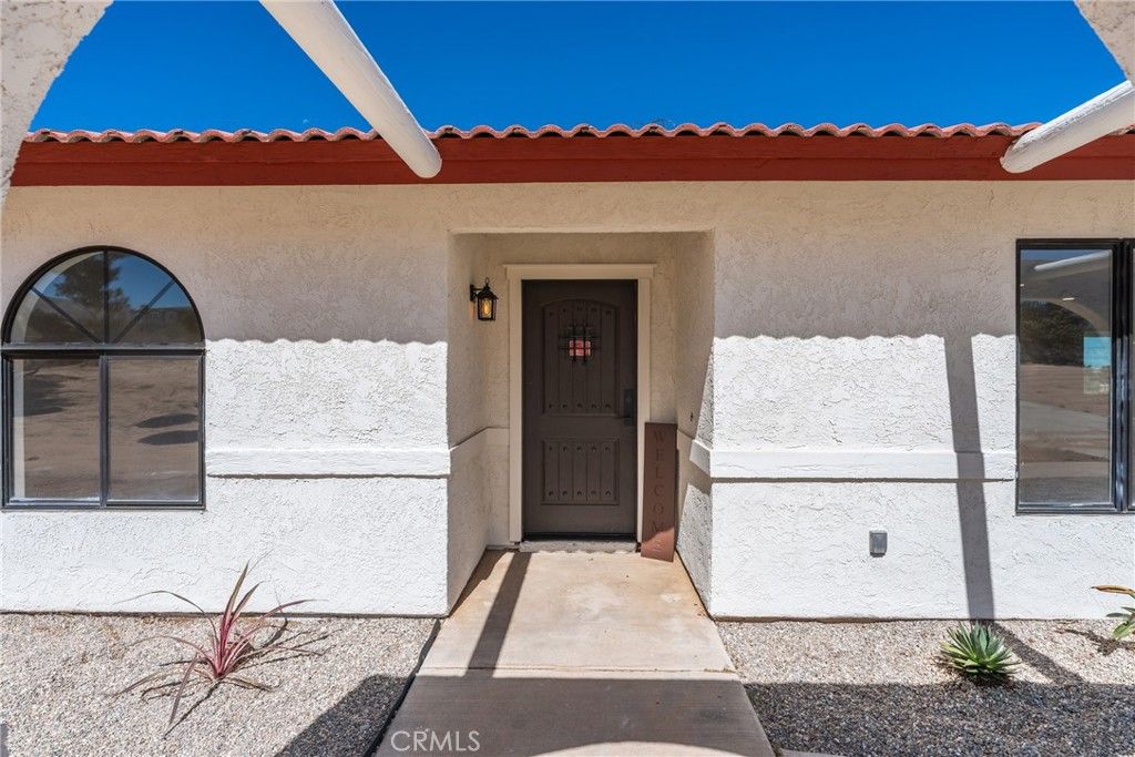 Image 6 of property listing at 20575 Lupine, Apple Valley, CA 92308