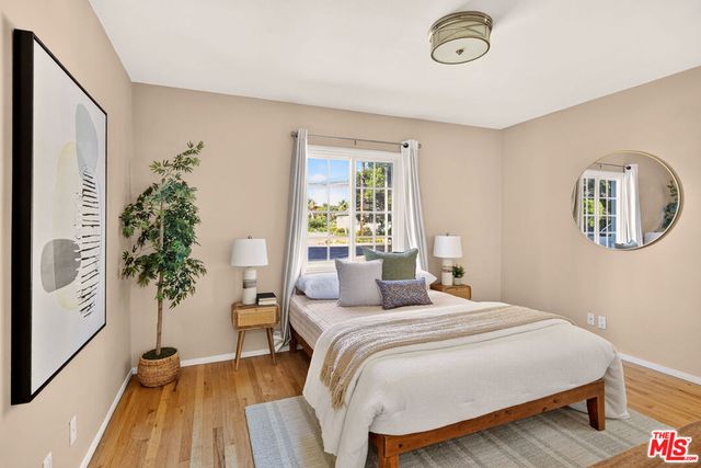 3152 Grand View Boulevard, Los Angeles, CA 90066