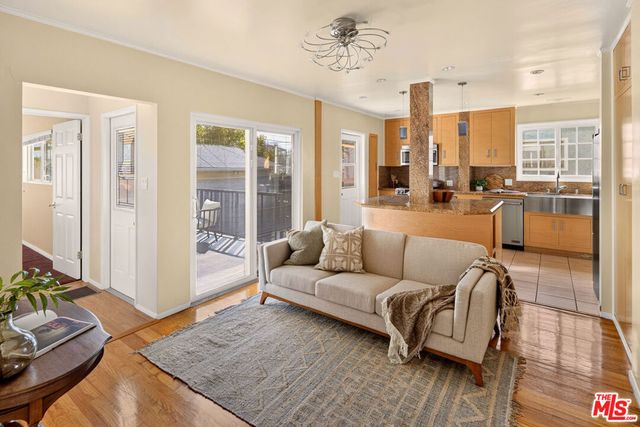 3152 Grand View Boulevard, Los Angeles, CA 90066
