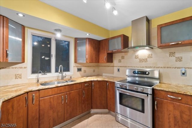 5 Fowler Pl, Montville Twp., NJ 07045