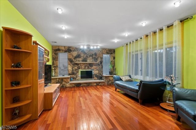 5 Fowler Pl, Montville Twp., NJ 07045