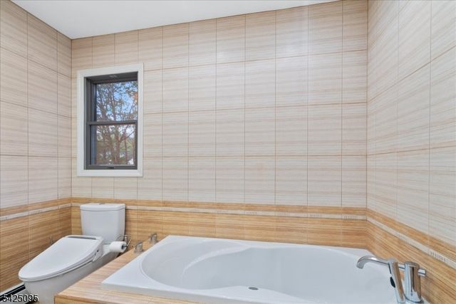 5 Fowler Pl, Montville Twp., NJ 07045