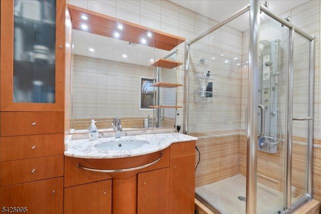 5 Fowler Pl, Montville Twp., NJ 07045