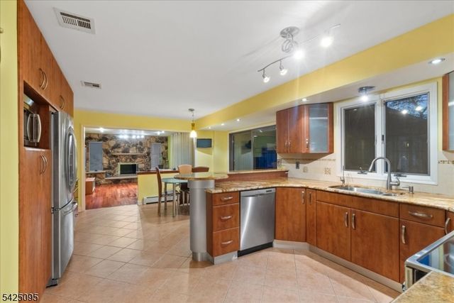 5 Fowler Pl, Montville Twp., NJ 07045