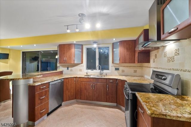 5 Fowler Pl, Montville Twp., NJ 07045