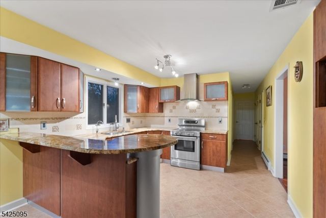 5 Fowler Pl, Montville Twp., NJ 07045