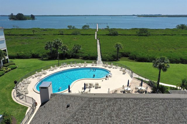 6175 S Mirror Lake Drive 301, Sebastian, FL 32958